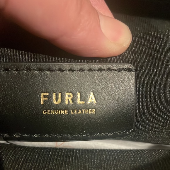 Furla mode is Italy - Picture 8 of 13